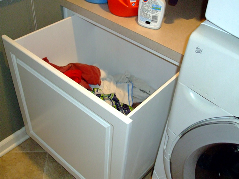 Pull-out Clothes Hamper